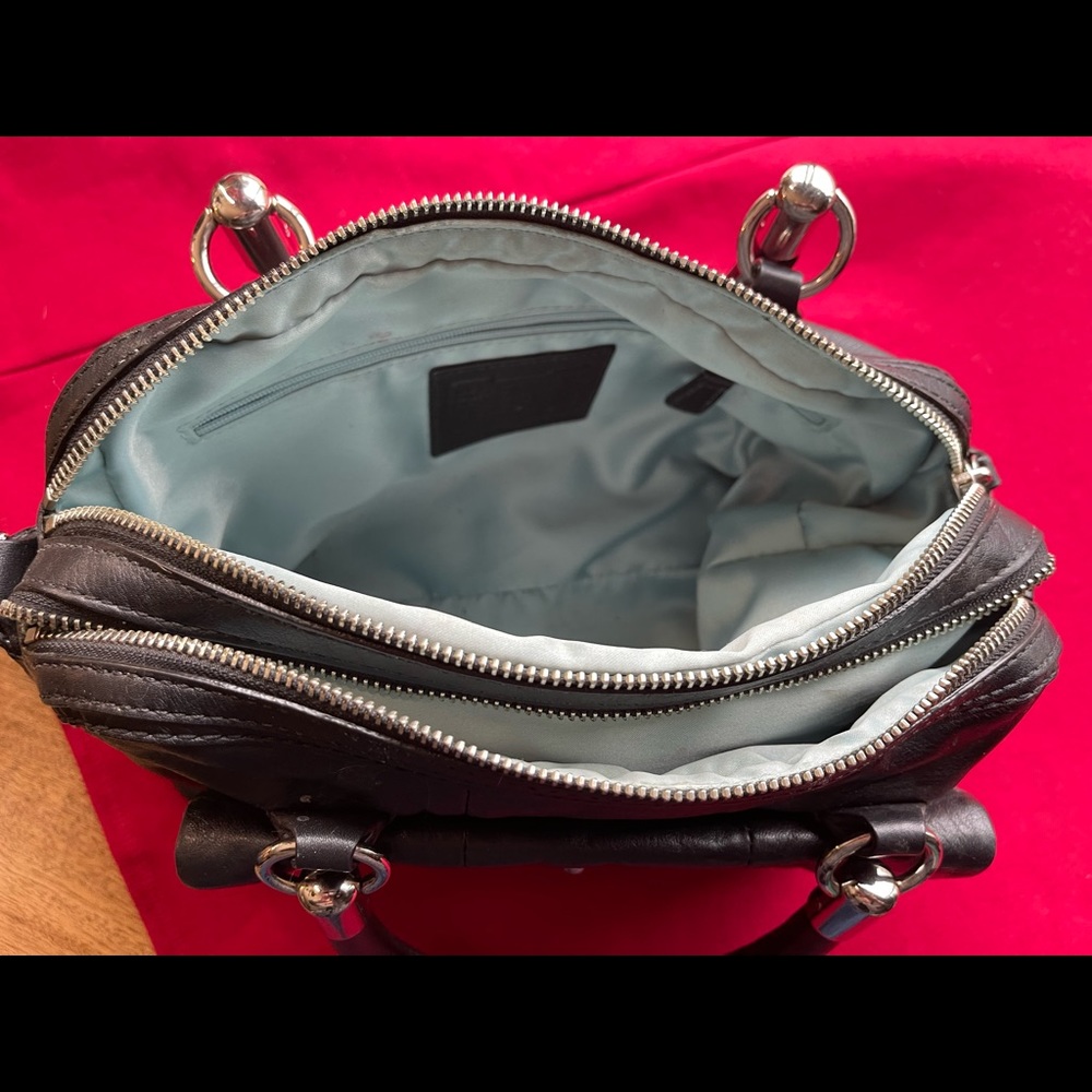 Coach beautiful leather bag with lots of space inside. Leather is very soft - Picture 11 of 12